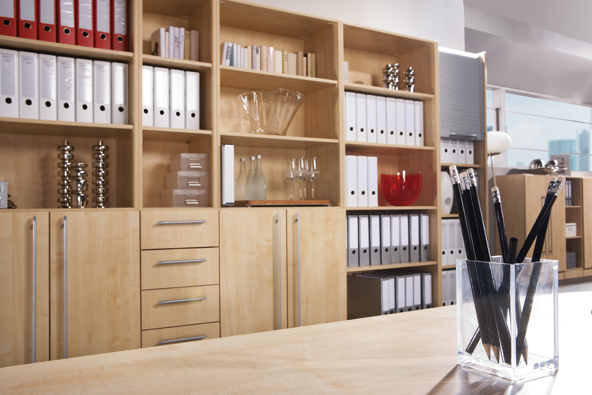 Schrank 5OH mit Sockelbl. CE Buche/Buche