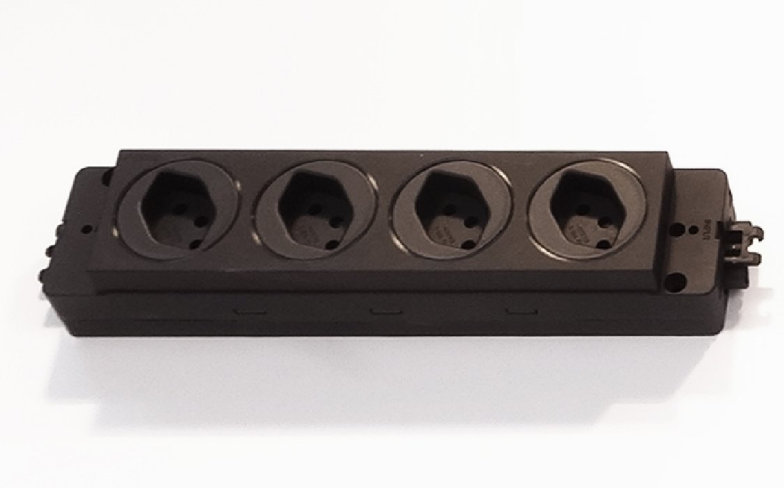 4-fach Steckdosenleiste CH