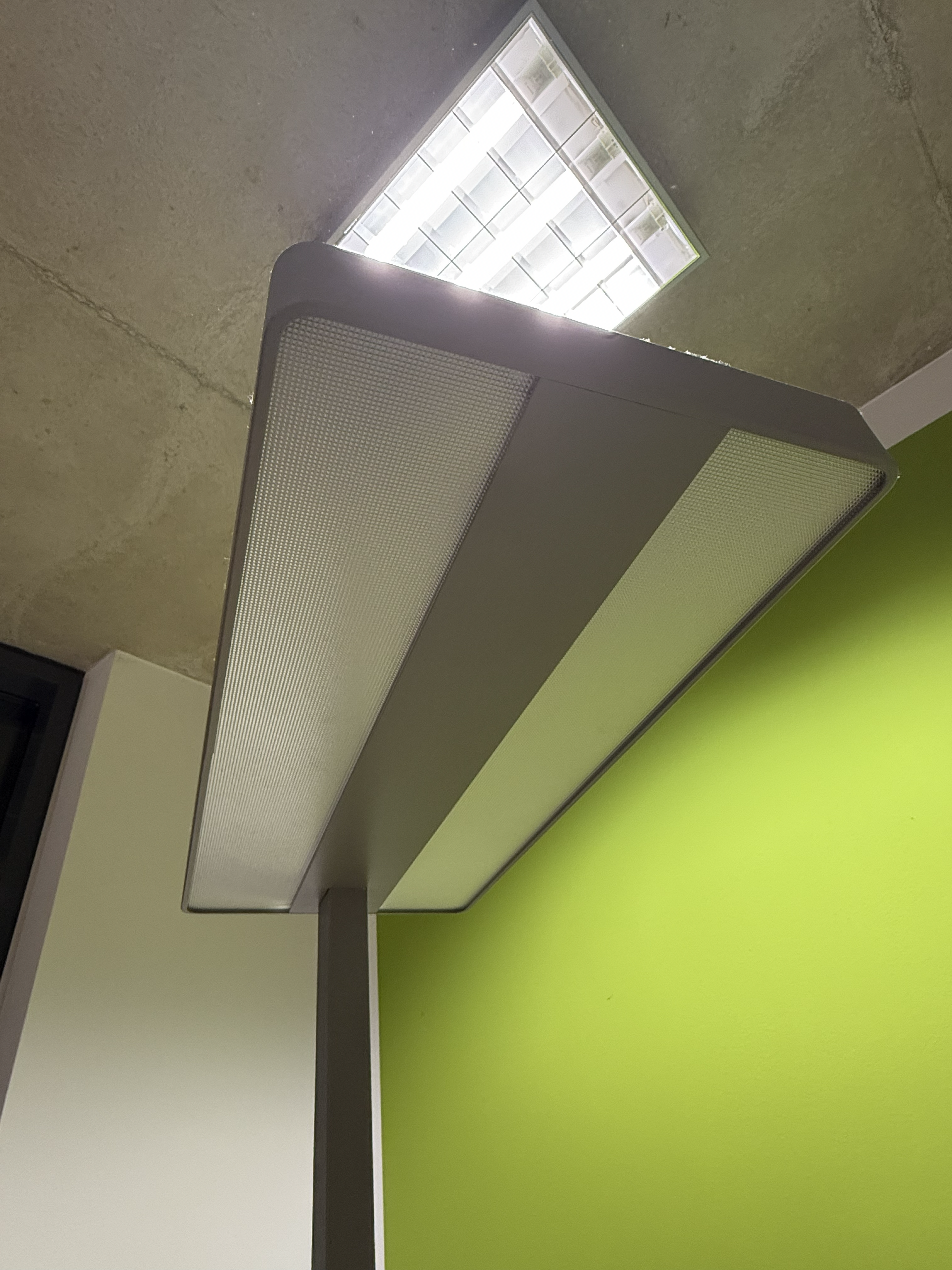 LED-Büro-Stehlampe MAULjaval – Vorführgerät – Top Zustand!